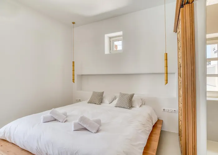 Lil Paros Luxury Dhragoulas